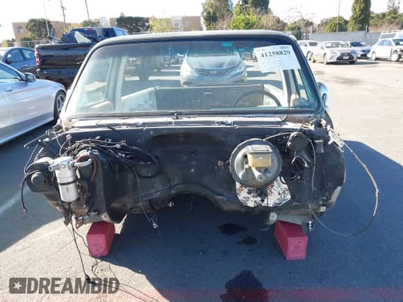 1989 Chevrolet Blazer с VIN 1GNEV18K1KF147101, выставлен на аукционе IAAI как лот 41258829 с пробегом Не указан миль и . История ставок и продаж доступна на DreamBid. Изображение 6.