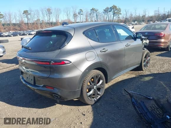 2024 Dodge Hornet R/T с VIN ZACPDFCW8R3A09744, выставлен на аукционе IAAI как лот 41273640 с пробегом 8 375 миль миль и . История ставок и продаж доступна на DreamBid. Изображение 4.