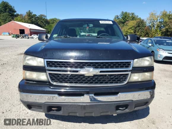 2007 Chevrolet Silverado 1500 LS z VIN 2GCEK13V971167467, wystawiony jako Copart lot #85285725 z przebiegiem 158 325 mil mil oraz Czysty tytuł • Clean title. Historia ofert i sprzedaży dostępna na DreamBid. Obrazek 5.