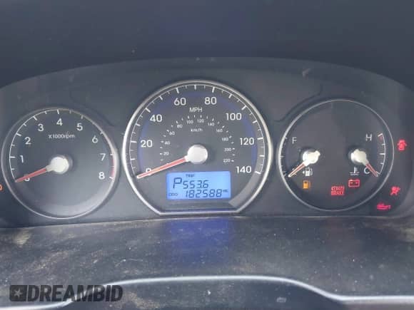2012 Hyundai Santa Fe Limited with VIN 5XYZK4AG4CG137154, listed as a IAAI auction lot 42390421 with 182,588 mi miles and . Bid and sale history available at DreamBid. Image 7.