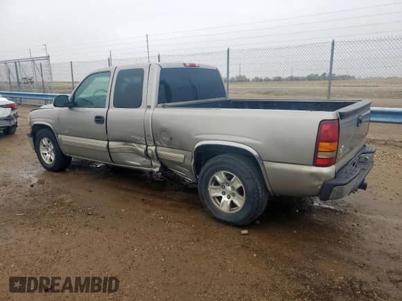 2001 Chevrolet Silverado 1500 LS с VIN 2GCEC19T811186635, выставлен на аукционе Copart как лот 84966095 с пробегом 183 704 миль миль и Списание • Salvage title. История ставок и продаж доступна на DreamBid. Изображение 2.