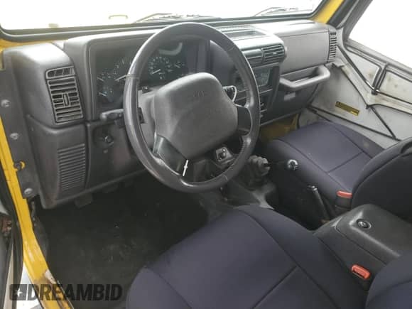 2000 Jeep Wrangler SE with VIN 1J4FA29P0YP775110, listed as a Copart auction lot 71498795 with 72,782 mi miles and Clean title. Bid and sale history available at DreamBid. Image 8.