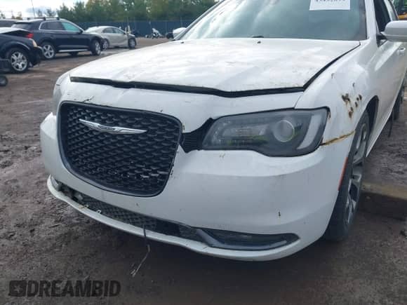 2015 Chrysler 300 S с VIN 2C3CCABG9FH767147, выставлен на аукционе IAAI как лот 43492099 с пробегом 155 361 миль миль и . История ставок и продаж доступна на DreamBid. Изображение 6.