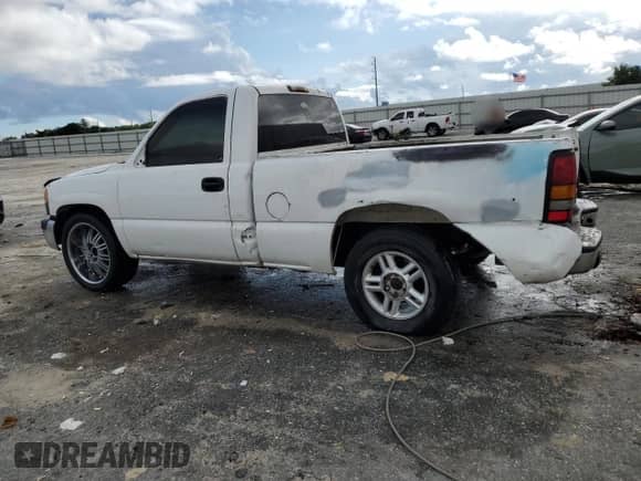 2002 GMC Sierra 1500 z VIN 1GTEC14W12Z170108, wystawiony jako Copart lot #68564144 z przebiegiem Nie podano mil oraz Szkoda całkowita • Salvage title. Historia ofert i sprzedaży dostępna na DreamBid. Obrazek 2.