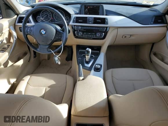 2016 BMW 3 Series 320i xDrive z VIN WBA8E5G53GNT93005, wystawiony jako Copart lot #84030515 z przebiegiem 66 876 mil mil oraz Szkoda całkowita • Salvage title. Historia ofert i sprzedaży dostępna na DreamBid. Obrazek 8.