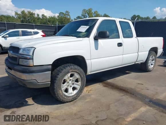 2005 Chevrolet Silverado 1500 LS z VIN 2GCEC19V951364379, wystawiony jako IAAI lot #43260409 z przebiegiem 160 813 mil mil oraz . Historia ofert i sprzedaży dostępna na DreamBid. Obrazek 18.