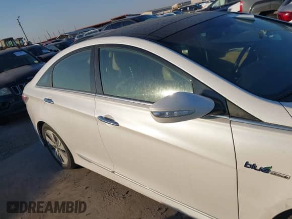 2015 Hyundai Sonata Limited with VIN KMHEC4A48FA124716, listed as a IAAI auction lot 43325497 with 112,665 mi miles and . Bid and sale history available at DreamBid. Image 13.
