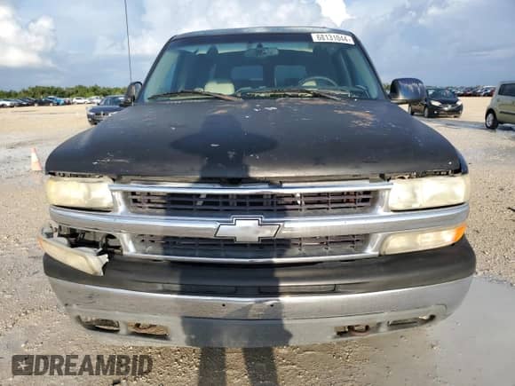 2001 Chevrolet Suburban LT with VIN 3GNGC26U21G119300, listed as a Copart auction lot 68131044 with 147,430 mi miles and Salvage title. Bid and sale history available at DreamBid. Image 5.