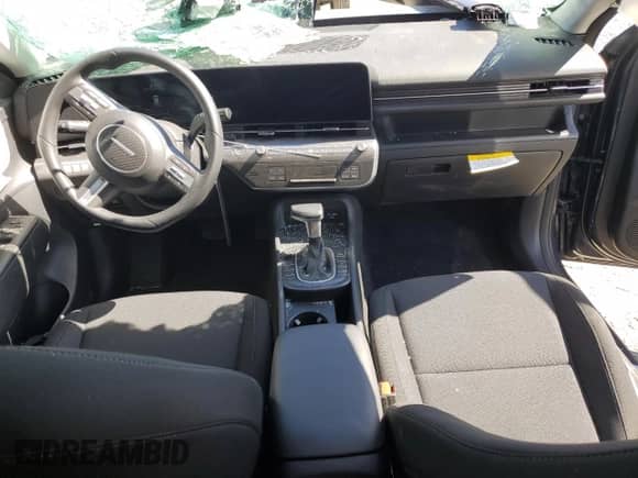 2024 Hyundai Kona SEL z VIN KM8HB3AB0RU182945, wystawiony jako Copart lot #75560114 z przebiegiem 4 056 mil mil oraz Szkoda całkowita • Salvage title. Historia ofert i sprzedaży dostępna na DreamBid. Obrazek 8.