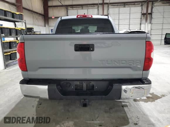2020 Toyota Tundra SR5 with VIN 5TFEY5F14LX261476, listed as a Copart auction lot 70022205 with 180,181 mi miles and Salvage title. Bid and sale history available at DreamBid. Image 6.