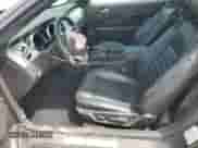 2009 Ford Mustang GT z VIN 1ZVHT85H995134171, wystawiony jako Copart lot #71927785 z przebiegiem 165 825 mil mil oraz Szkoda całkowita • Salvage title. Historia ofert i sprzedaży dostępna na DreamBid. Obrazek 7.