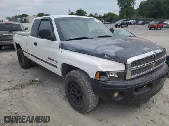 1998 Dodge 1500 с VIN 3B7HC13Y0WG230899, выставлен на аукционе Copart как лот 56101064 с пробегом 227 690 миль миль и Чистый • Clean title. История ставок и продаж доступна на DreamBid. Изображение 4.