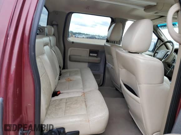 2004 Ford F-150 XLT z VIN 1FTPW12584KB73030, wystawiony jako Copart lot #87126995 z przebiegiem 174 300 mil mil oraz Czysty tytuł • Clean title. Historia ofert i sprzedaży dostępna na DreamBid. Obrazek 10.