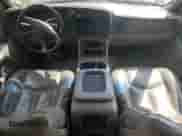 2004 Chevrolet Suburban LT с VIN 1GNEC16Z24J163555, выставлен на аукционе Copart как лот 80519875 с пробегом 211 751 миль миль и Списание • Salvage title. История ставок и продаж доступна на DreamBid. Изображение 8.