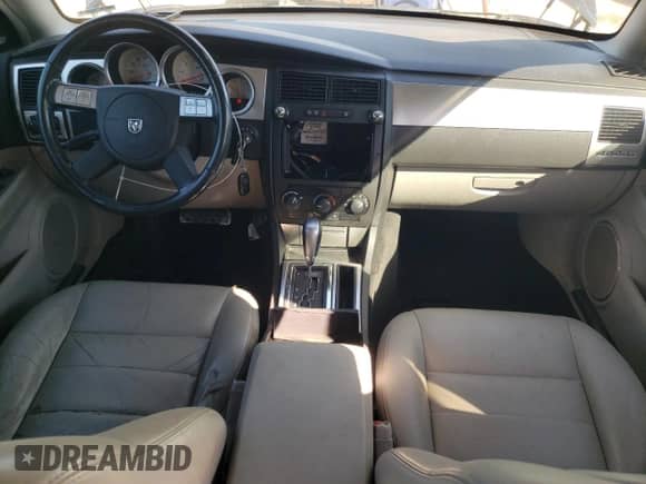 2005 Dodge Magnum RT with VIN 2D4GV58215H587205, listed as a Copart auction lot 72400054 with 115,534 mi miles and Salvage title. Bid and sale history available at DreamBid. Image 8.