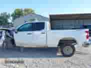 2019 Chevrolet Silverado 1500 Work Truck с VIN 1GCRYAEF4KZ378517, выставлен на аукционе IAAI как лот 43123152 с пробегом 181 874 миль миль и . История ставок и продаж доступна на DreamBid. Изображение 15.