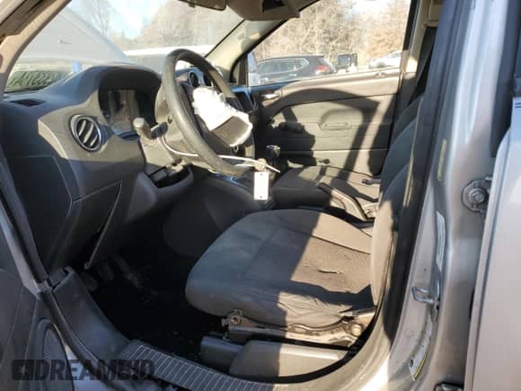 2010 Jeep Compass Sport z VIN 1J4NT1FB9AD626226, wystawiony jako Copart lot #82933784 z przebiegiem 191 772 mil mil oraz Szkoda całkowita • Salvage title. Historia ofert i sprzedaży dostępna na DreamBid. Obrazek 7.