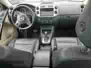 2011 Volkswagen Tiguan S с VIN WVGBV7AX9BW548394, выставлен на аукционе Copart как лот 69436405 с пробегом Не указан миль и Списание • Salvage title. История ставок и продаж доступна на DreamBid. Изображение 8.