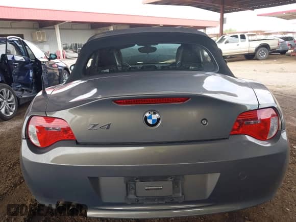 2007 BMW Z4 3.0i z VIN 4USBU33587LW73496, wystawiony jako IAAI lot #43075745 z przebiegiem Nie podano mil oraz . Historia ofert i sprzedaży dostępna na DreamBid. Obrazek 16.