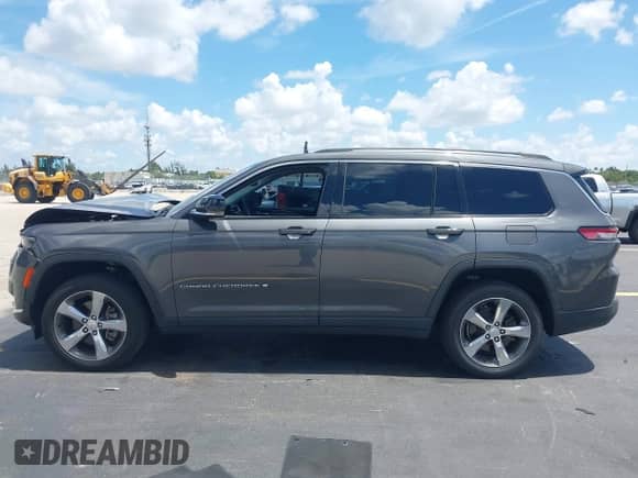 2021 Jeep Grand Cherokee Limited with VIN 1C4RJJBG5M8183603, listed as a IAAI auction lot 42533360 with 32,839 mi miles and . Bid and sale history available at DreamBid. Image 14.
