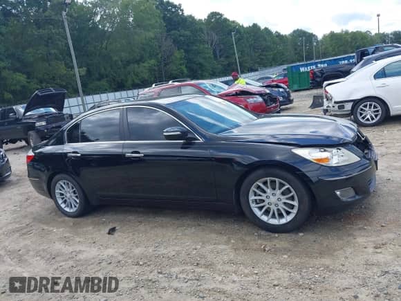 2011 Hyundai Genesis with VIN KMHGC4DE8BU118307, listed as a IAAI auction lot 42938748 with 253,111 mi miles and . Bid and sale history available at DreamBid. Image 13.
