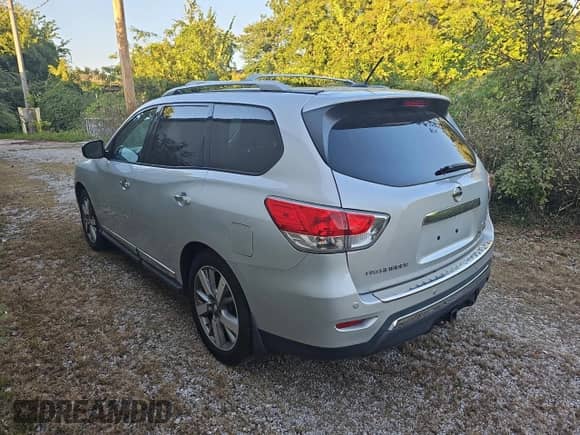 2014 Nissan Pathfinder S z VIN 5N1AR2MM2EC682657, wystawiony jako Copart lot #84473925 z przebiegiem 121 863 mil mil oraz Czysty tytuł • Clean title. Historia ofert i sprzedaży dostępna na DreamBid. Obrazek 3.