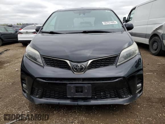 2019 Toyota Sienna SE with VIN 5TDXZ3DC1KS014970, listed as a Copart auction lot 55751445 with 168,028 mi miles and Salvage title. Bid and sale history available at DreamBid. Image 5.