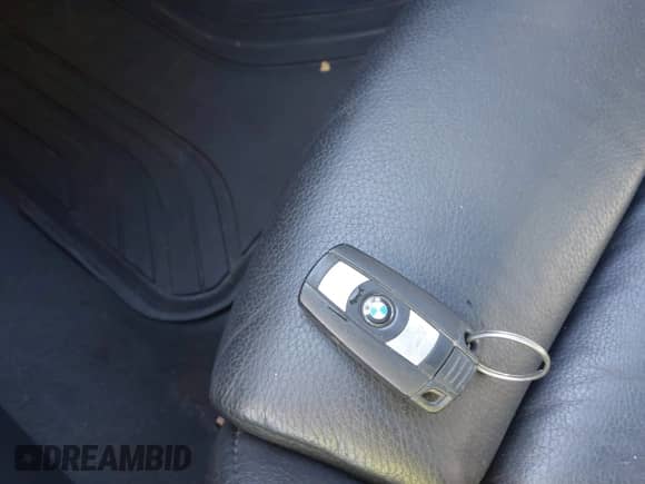 2012 BMW 3 Series 328i xDrive с VIN WBAKF5C5XCE657646, выставлен на аукционе IAAI как лот 41369911 с пробегом 102 239 миль миль и . История ставок и продаж доступна на DreamBid. Изображение 11.