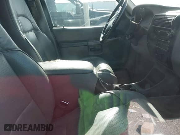 1997 Ford Explorer XLT с VIN 1FMDU35P2VZC38816, выставлен на аукционе IAAI как лот 42599570 с пробегом 190 282 миль миль и . История ставок и продаж доступна на DreamBid. Изображение 5.