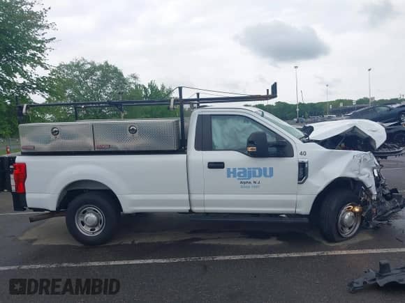 2022 Ford F-250 XL z VIN 1FTBF2A66NEG45011, wystawiony jako IAAI lot #42244779 z przebiegiem 64 524 mil mil oraz . Historia ofert i sprzedaży dostępna na DreamBid. Obrazek 13.