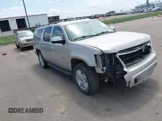 2009 Chevrolet Suburban LTZ z VIN 1GNFK36339R283999, wystawiony jako IAAI lot #42495188 z przebiegiem 203 063 mil mil oraz . Historia ofert i sprzedaży dostępna na DreamBid. Obrazek 1.