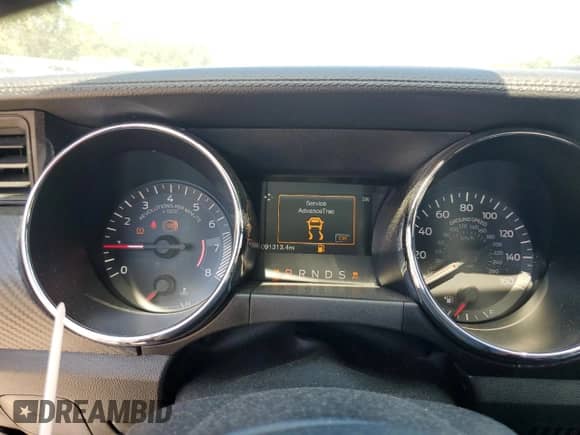 2017 Ford Mustang V6 z VIN 1FA6P8AM2H5335173, wystawiony jako Copart lot #70802775 z przebiegiem 91 313 mil mil oraz Szkoda całkowita • Salvage title. Historia ofert i sprzedaży dostępna na DreamBid. Obrazek 9.