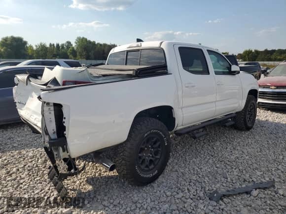 2022 Toyota Tacoma SR z VIN 3TMCZ5AN8NM488984, wystawiony jako Copart lot #71954445 z przebiegiem 37 487 mil mil oraz Szkoda całkowita • Salvage title. Historia ofert i sprzedaży dostępna na DreamBid. Obrazek 3.