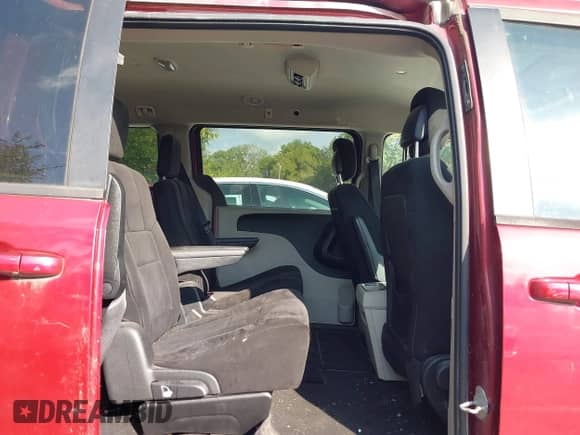 2011 Dodge Grand Caravan Mainstreet with VIN 2D4RN3DG4BR711004, listed as a IAAI auction lot 43235630 with 126,772 mi miles and . Bid and sale history available at DreamBid. Image 8.