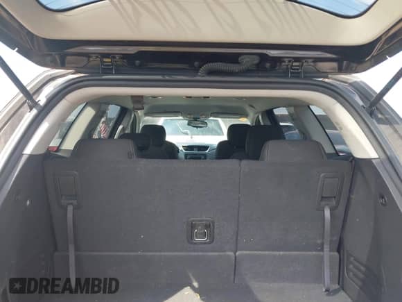2016 Chevrolet Traverse LT с VIN 1GNKRGKD1GJ319698, выставлен на аукционе IAAI как лот 43235177 с пробегом Не указан миль и . История ставок и продаж доступна на DreamBid. Изображение 18.