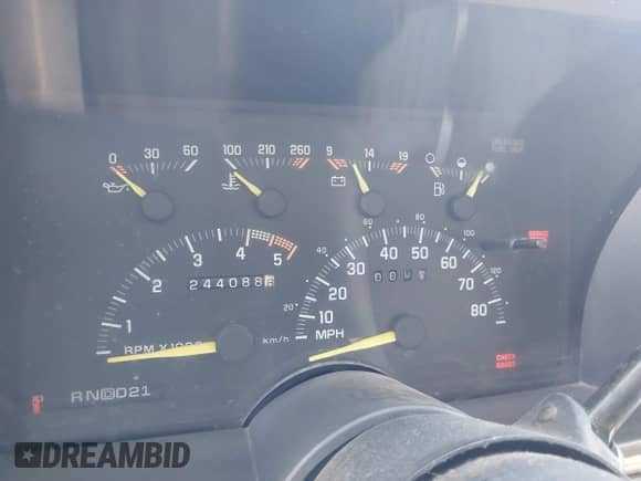 1992 Chevrolet Blazer z VIN 1GNEK18K1NJ355750, wystawiony jako IAAI lot #42789818 z przebiegiem 244 088 mil mil oraz . Historia ofert i sprzedaży dostępna na DreamBid. Obrazek 7.