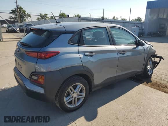 2018 Hyundai Kona SE z VIN KM8K1CAA1JU179055, wystawiony jako Copart lot #65910985 z przebiegiem Nie podano mil oraz Szkoda całkowita • Salvage title. Historia ofert i sprzedaży dostępna na DreamBid. Obrazek 3.