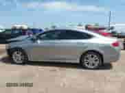 2016 Chrysler 200 Touring z VIN 1C3CCCFB2GN182719, wystawiony jako IAAI lot #42713064 z przebiegiem 107 363 mil mil oraz . Historia ofert i sprzedaży dostępna na DreamBid. Obrazek 15.