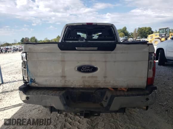 2018 Ford F-250 XL with VIN 1FT7W2B61JEB59768, listed as a Copart auction lot 82266435 with 220,401 mi miles and Salvage title. Bid and sale history available at DreamBid. Image 6.