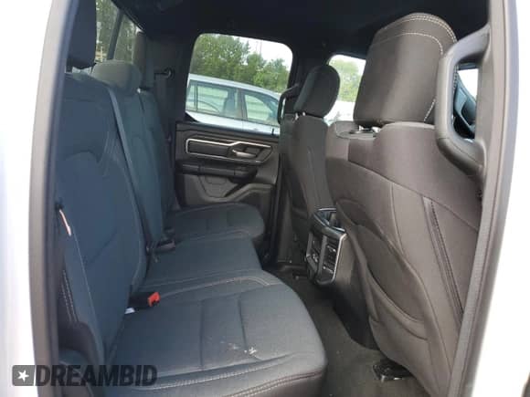 2023 Ram 1500 Big Horn z VIN 1C6RREBG2PN511783, wystawiony jako Copart lot #47061195 z przebiegiem 3 310 mil mil oraz Szkoda całkowita • Salvage title. Historia ofert i sprzedaży dostępna na DreamBid. Obrazek 10.