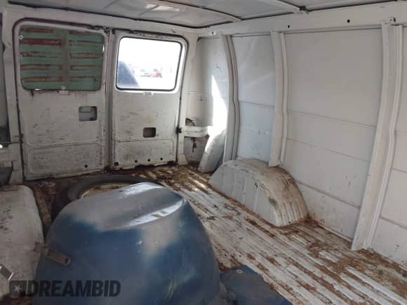 1990 Chevrolet Chevy Van с VIN 2GCEG25H3L4149943, выставлен на аукционе IAAI как лот 43064059 с пробегом 229 463 миль миль и . История ставок и продаж доступна на DreamBid. Изображение 8.