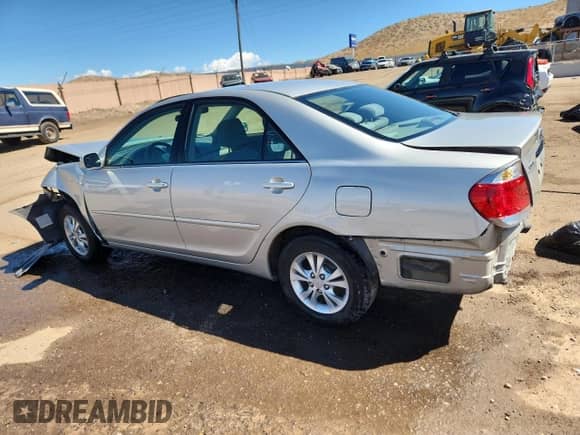2005 Toyota Camry XLE with VIN 4T1BF30K45U105243, listed as a Copart auction lot 80756875 with 112,434 mi miles and Salvage title. Bid and sale history available at DreamBid. Image 2.