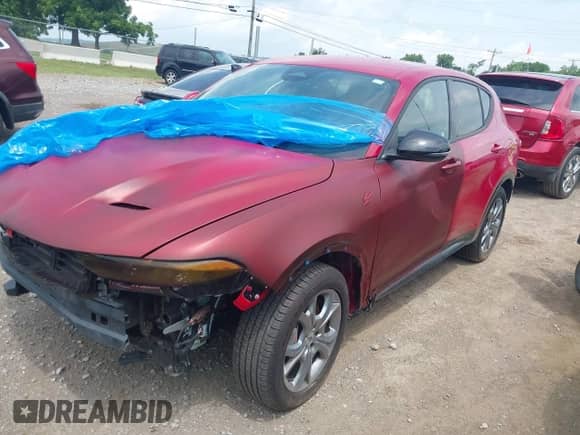 2024 Dodge Hornet R/T with VIN ZACPDFCW1R3A32332, listed as a IAAI auction lot 42675720 with 9,442 mi miles and . Bid and sale history available at DreamBid. Image 2.