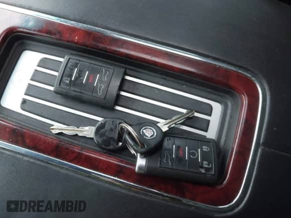 2012 Cadillac Escalade Luxury с VIN 1GYS4BEF1CR101807, выставлен на аукционе IAAI как лот 42318114 с пробегом 209 071 миль миль и . История ставок и продаж доступна на DreamBid. Изображение 11.