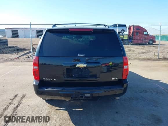 2009 Chevrolet Tahoe 2LT with VIN 1GNFK23079R260424, listed as a IAAI auction lot 43026277 with 253,109 mi miles and . Bid and sale history available at DreamBid. Image 16.
