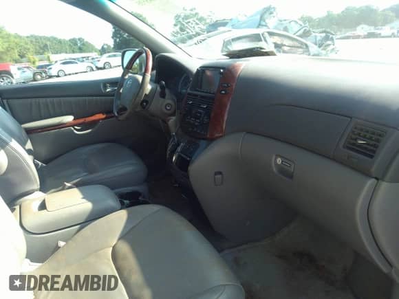 2004 Toyota Sienna XLE z VIN 5TDBA22C24S012372, wystawiony jako IAAI lot #37033120 z przebiegiem 249 792 mil mil oraz . Historia ofert i sprzedaży dostępna na DreamBid. Obrazek 5.