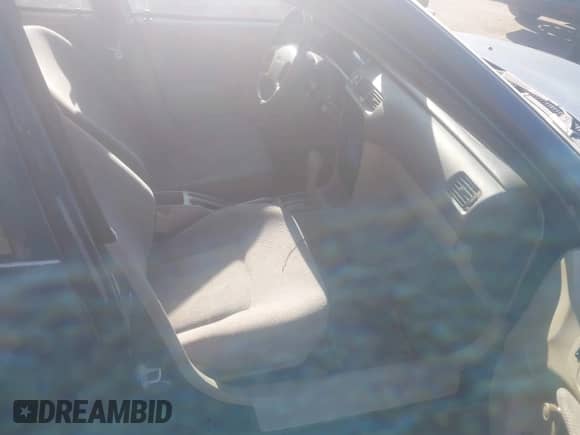 2002 Chevrolet Prizm z VIN 1Y1SK52892Z415184, wystawiony jako IAAI lot #41352387 z przebiegiem 184 991 mil mil oraz . Historia ofert i sprzedaży dostępna na DreamBid. Obrazek 5.