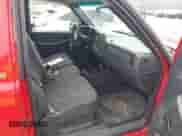 2001 Chevrolet Silverado 1500 с VIN 1GCEK14V01E119795, выставлен на аукционе IAAI как лот 42313664 с пробегом Не указан миль и . История ставок и продаж доступна на DreamBid. Изображение 5.