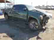 2022 Toyota Tacoma SR5 z VIN 3TMDZ5BN9NM133972, wystawiony jako Copart lot #50102025 z przebiegiem 12 598 mil mil oraz Szkoda całkowita • Salvage title. Historia ofert i sprzedaży dostępna na DreamBid. Obrazek 4.