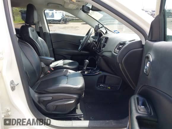 2019 Jeep Compass Limited with VIN 3C4NJDCB0KT747725, listed as a IAAI auction lot 43251726 with 97,576 mi miles and . Bid and sale history available at DreamBid. Image 5.